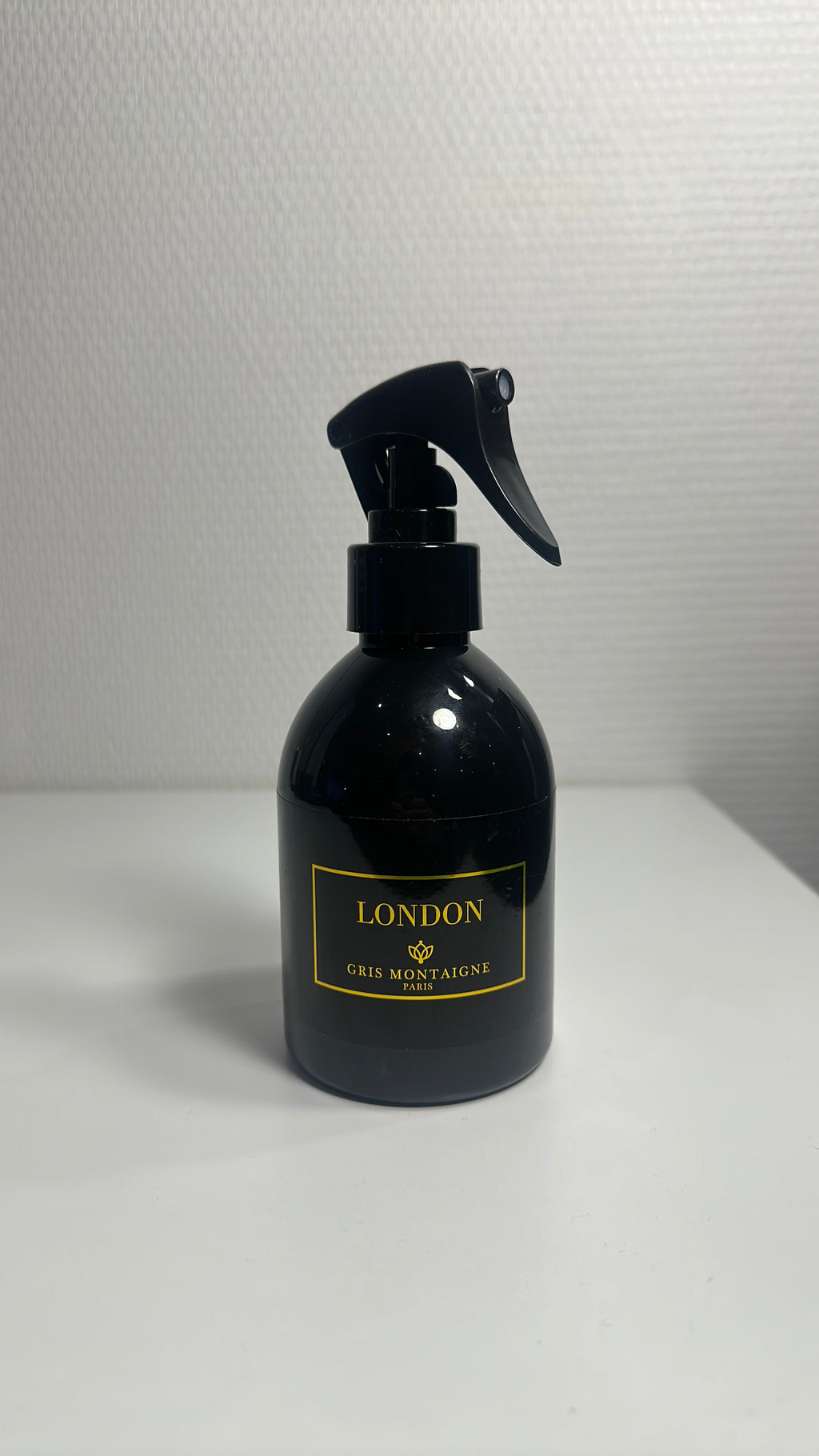 Spray d’intérieur Gris Montaigne London vanille musc blanc 250ML