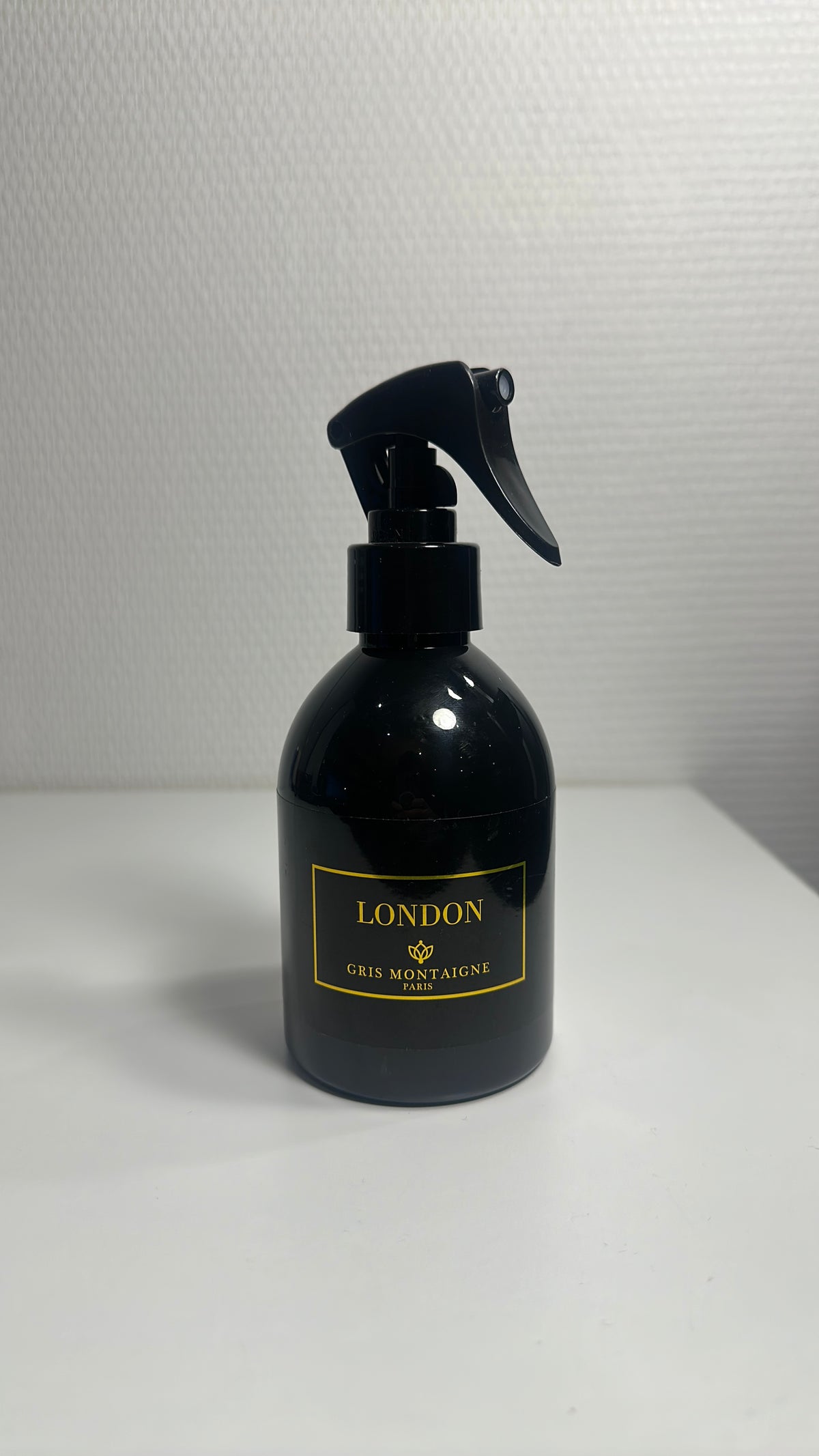 Spray d’intérieur Gris Montaigne London vanille musc blanc 250ML